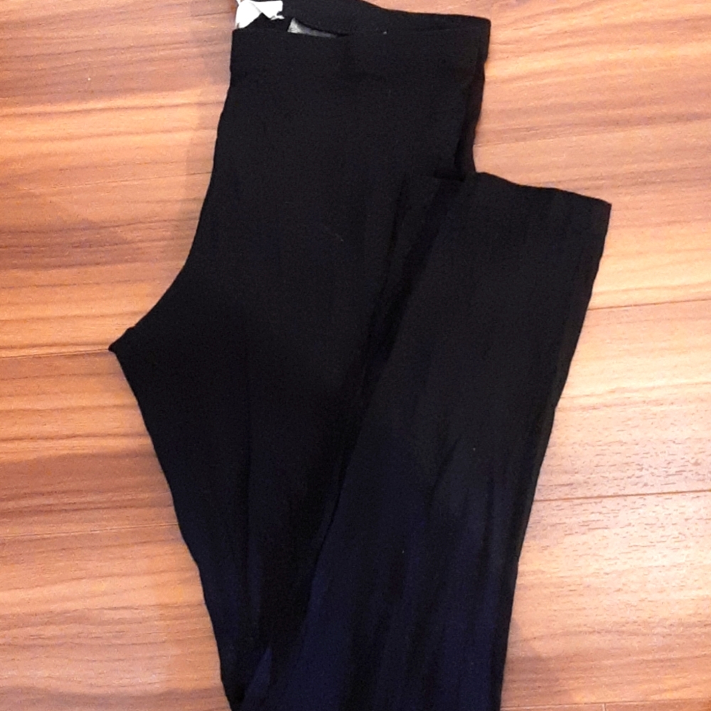 Black leggings